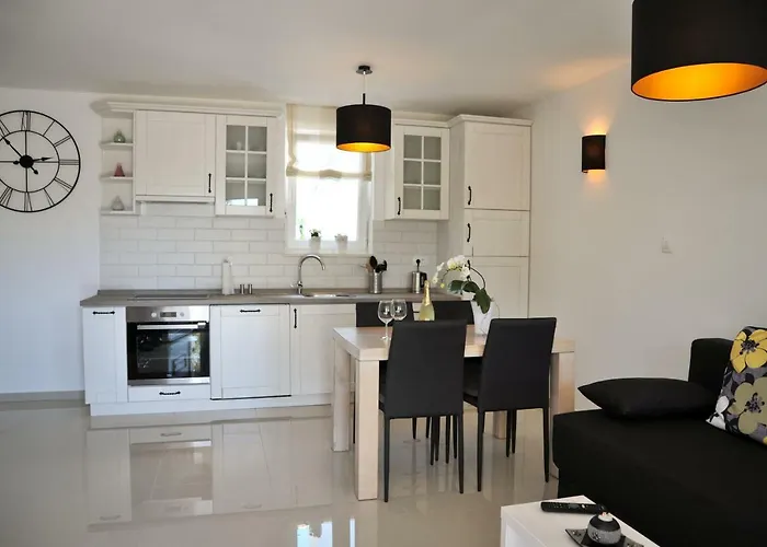 度假居 App Rab 217 *